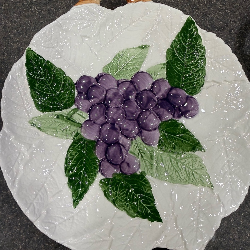 Vintage majolica set of four fruit plates - Picture 4 of 6